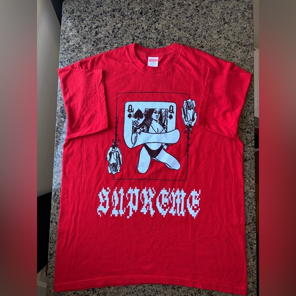 Classic Supreme Red Tee - Picture 5 of 6